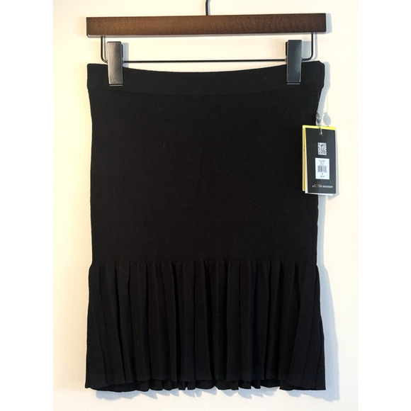 Catherine Malandrino Design Nation Size S Black Knit Mini Skirt Pleated Hem NWT - Picture 1 of 7